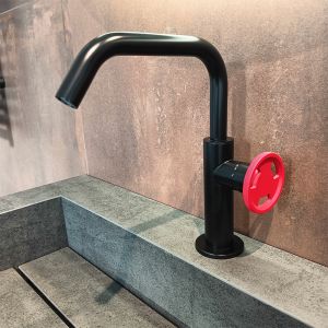 Tibò (Expo) | Set di miscelatori lavabo e bidet, nero e rosso, Geda